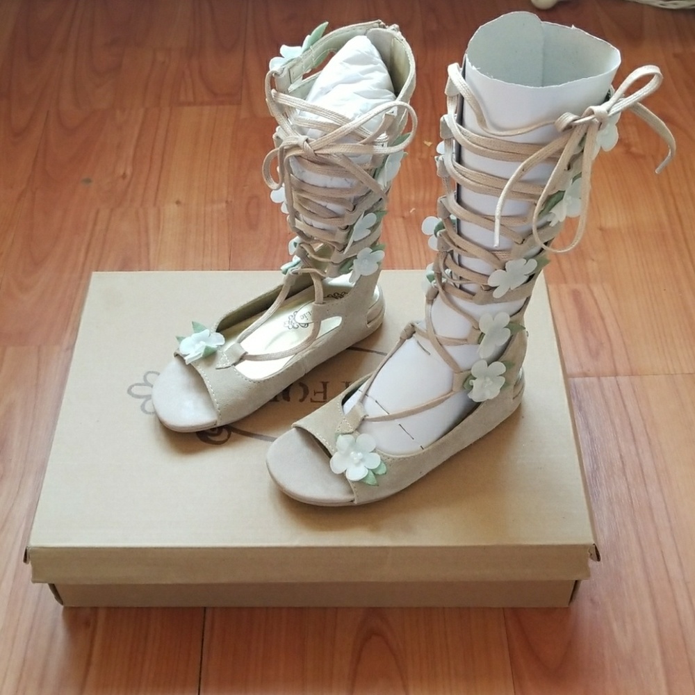NWOT Joyfolie Seraphina Gladiator  Sandal